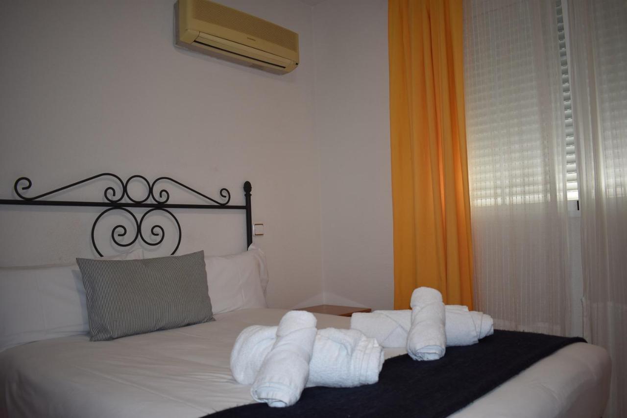 Hotel El Ancla Villanueva de la Cañada Room photo